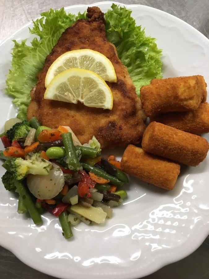 Hotel & Gasthaus Zum Eichenkranz 卢肯瓦尔德 外观 照片