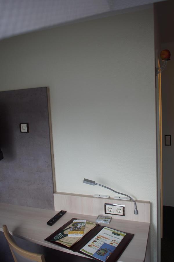 Hotel & Gasthaus Zum Eichenkranz 卢肯瓦尔德 外观 照片